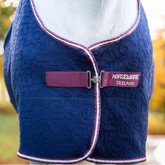 Horseware-ACHJKP-B5QW-front-closure