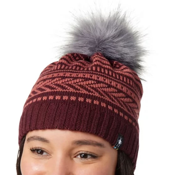 Smartwool-Chair-Lift-Beanie---Blk-Cherry-model