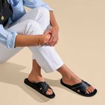 Olukai-Women-s-Kipe-a-Olu---Black