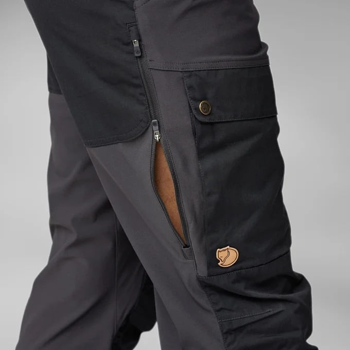 Fjallraven-87176-570-leg-zip