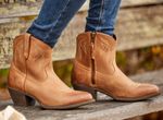 Ariat-10017323-model