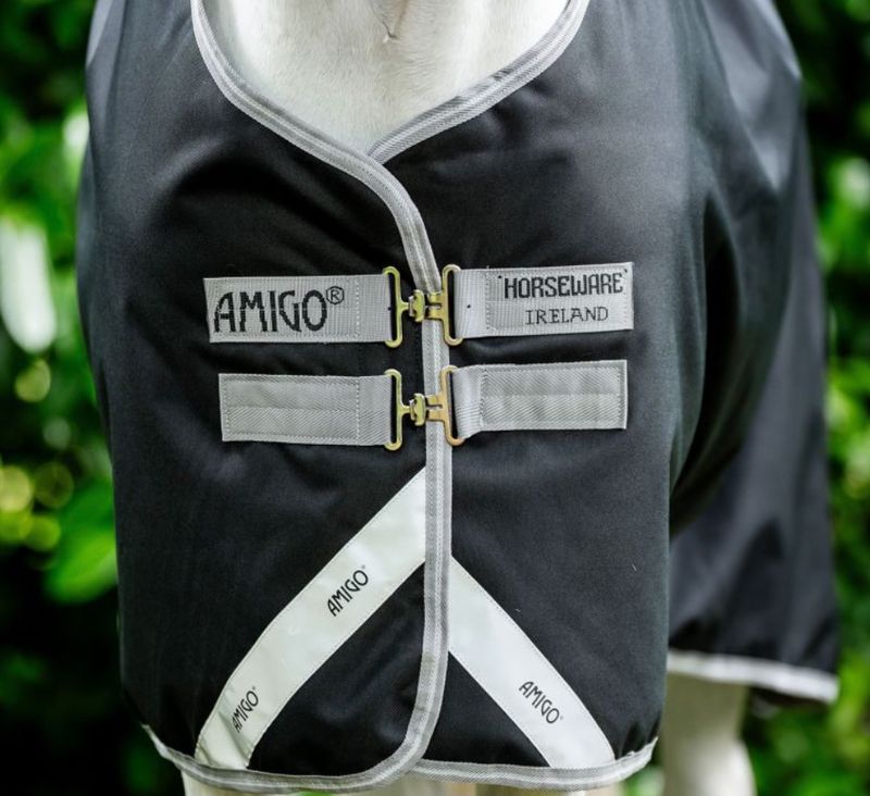 Amigo-AARA42-KJI0-front-closure