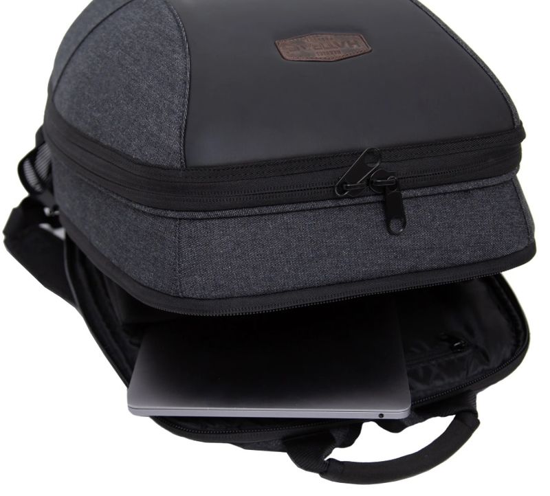 Hatpac-Backpack-Blk-laptop