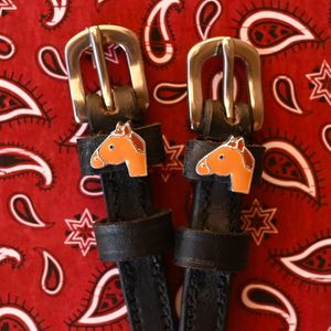 ManeJane Spur Straps - Chestnut Horse