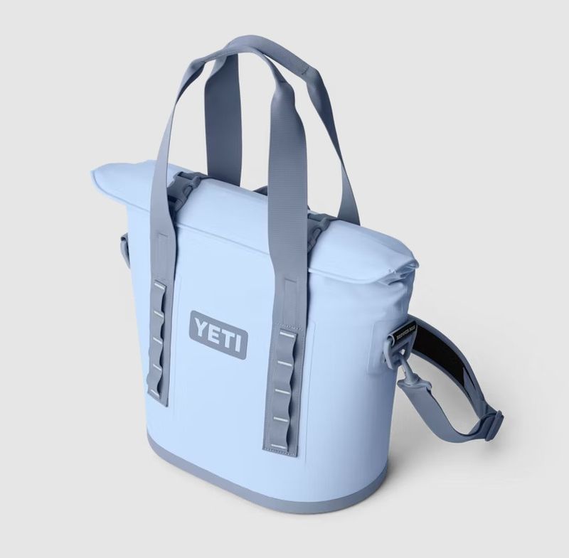 Yeti Hopper M15 top.jpg