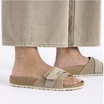 Birkenstock-1028056-b.jpg