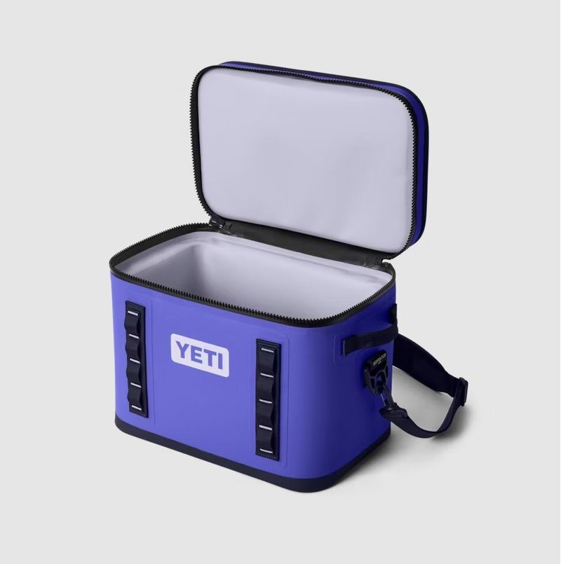Yeti-70000003864-OPEN.jpg