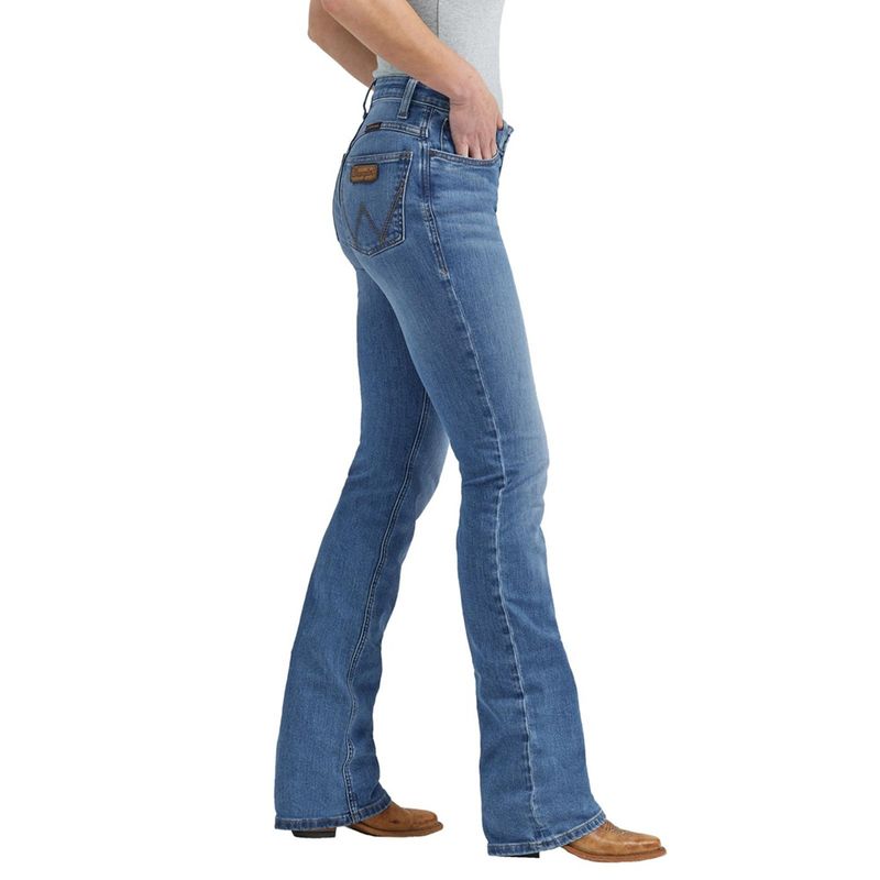 Wrangler-112352987-b.jpg