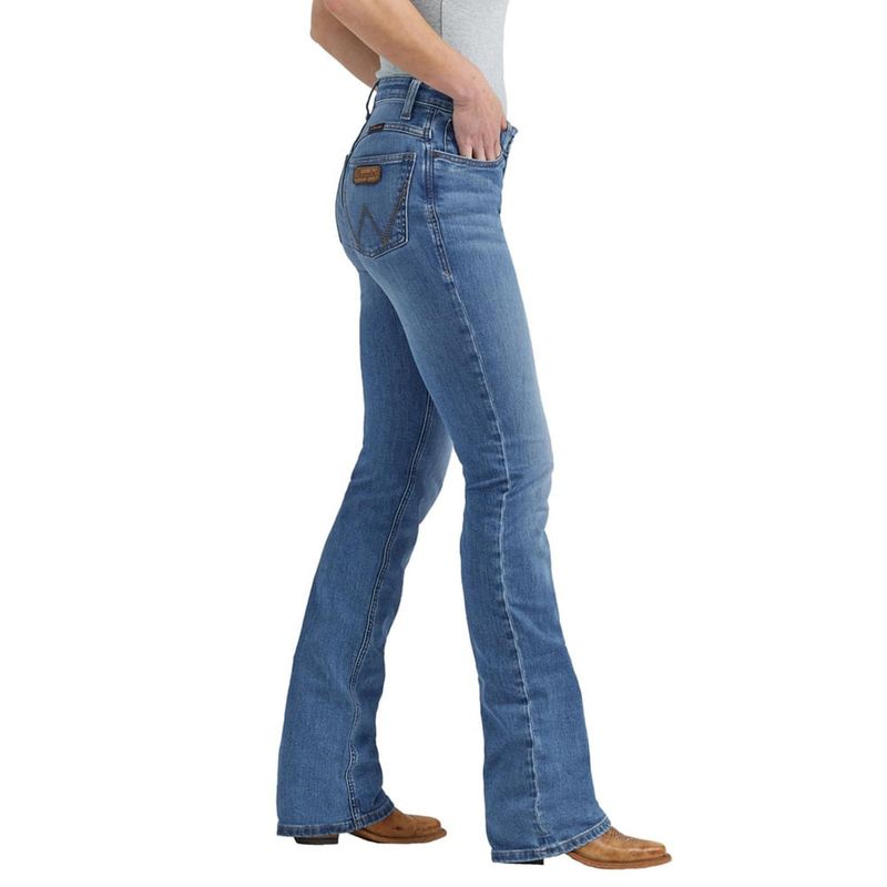 Wrangler-112352987-b.jpg