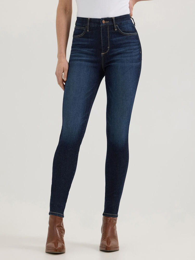 Wrangler-112359278-a.jpg