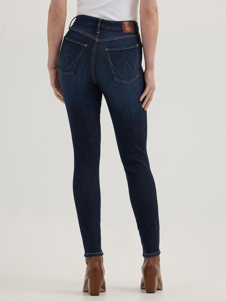 Wrangler-112359278-b.jpg