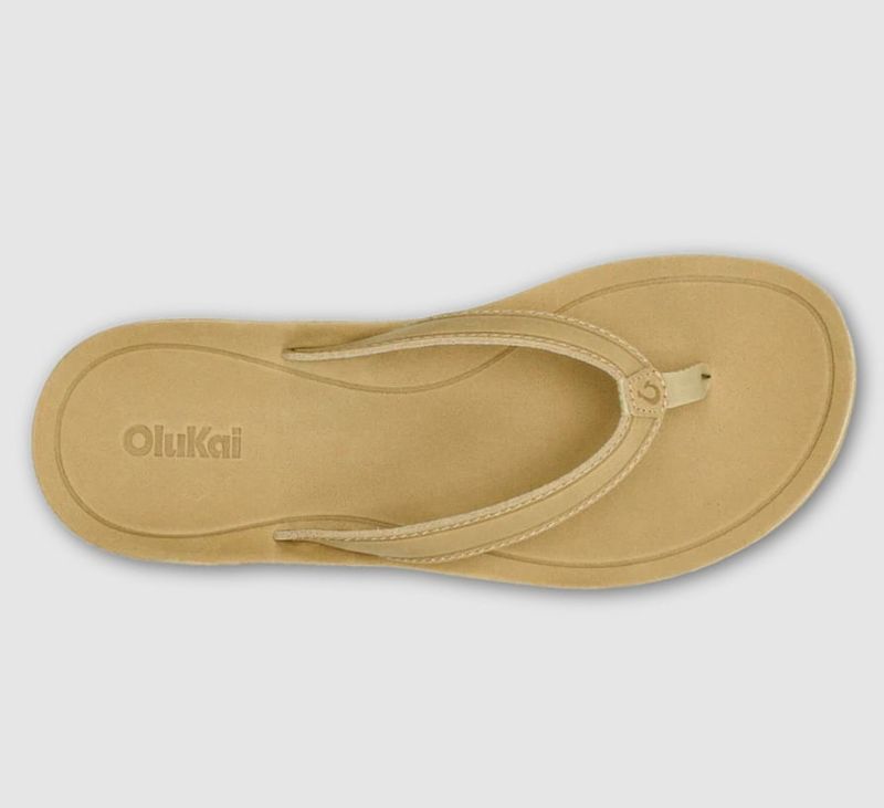 Olukai-20532-a.jpg