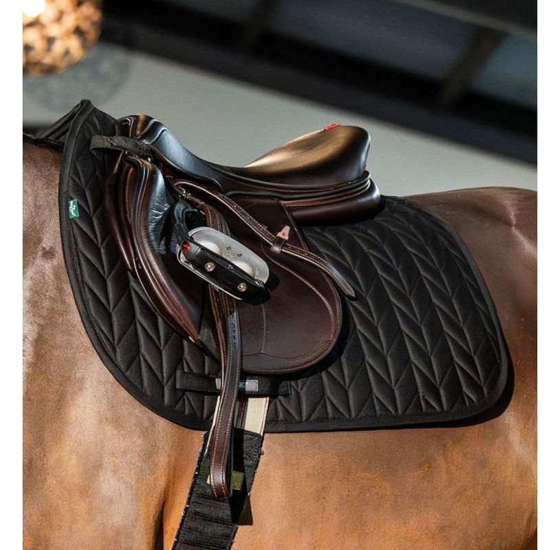amigo-close-contact-saddle-pad-black