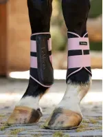 it06187_lifestyle_grafterboots_blossom_103.webp