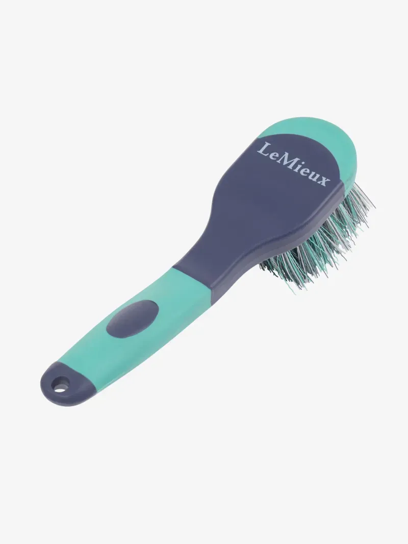 it06317_product_bucketbrush_dusk_01.webp
