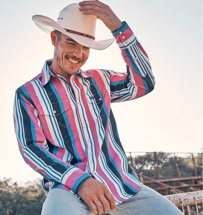Wrangler-112360074-b.jpg