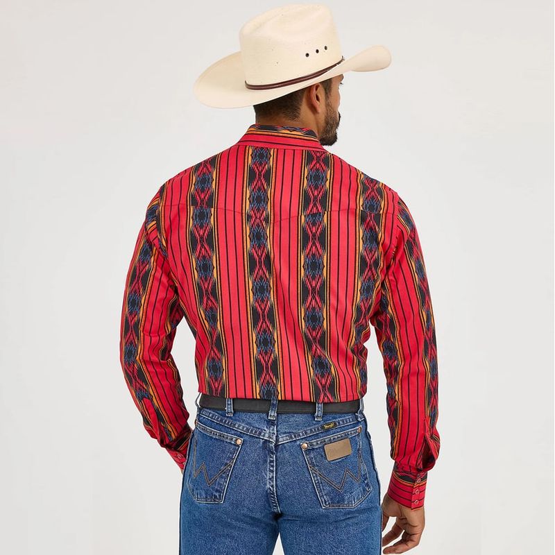 Wrangler-112365885-b.jpg