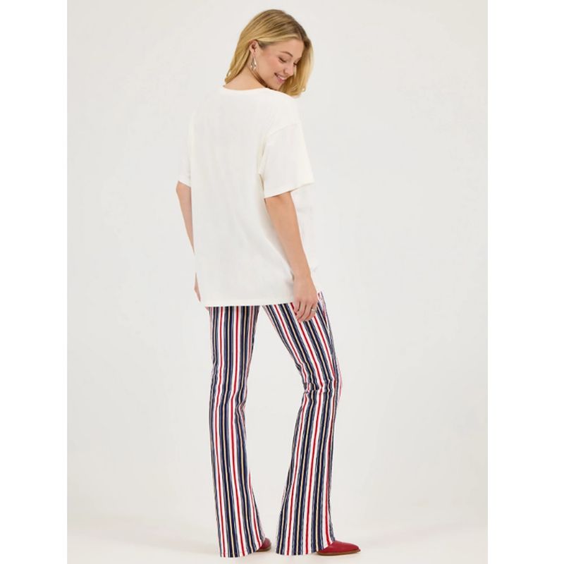 wrangler-lainey-wilson-heck-yeah-tee-2