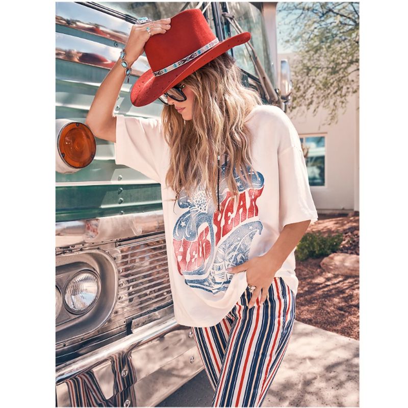 wrangler-lainey-wilson-heck-yeah-tee-3