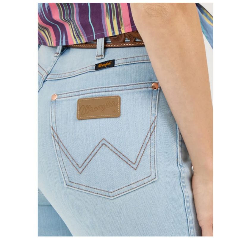 wrangler-lainey-wilson-high-rise-raw-hem-boot-hugger-jeans-5