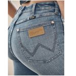 wrangler-lainey-wilson-boot-hugger-jeans-7