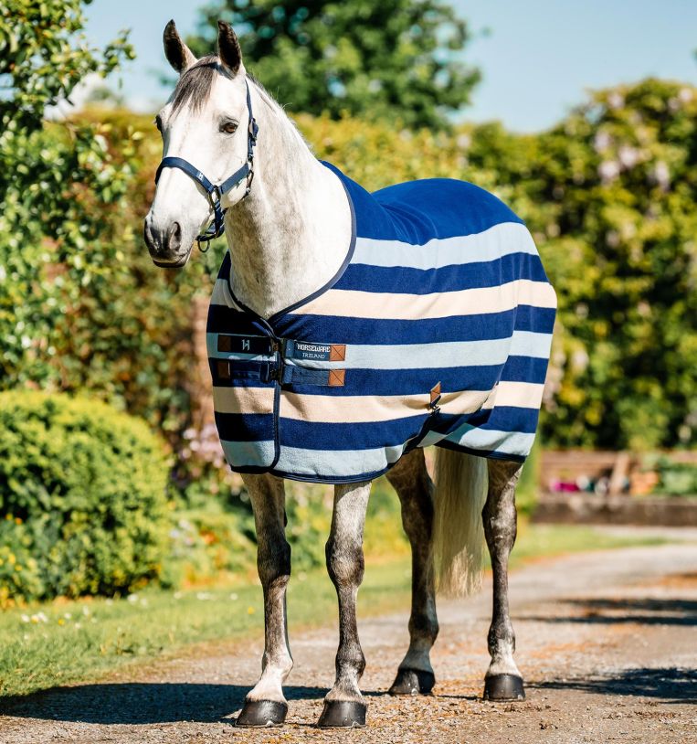 achfbn-vrkb-horseware-newmarket-fleece-cooler-navy-mainimg_pnl2wk81zzqhb48j.jpg