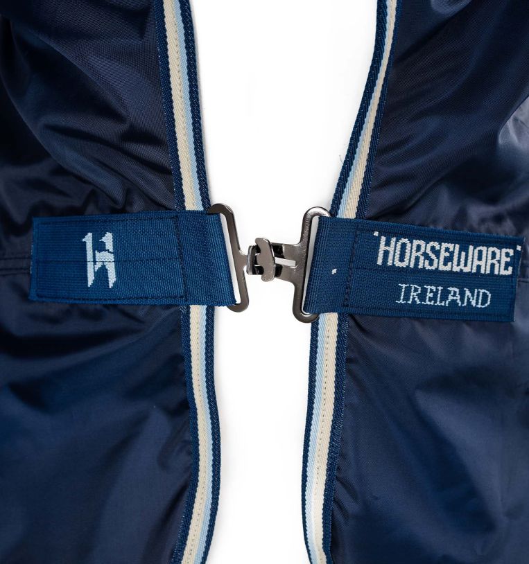 aehrsf-vrkb-horseware-newmarket-rain-sheet-navy-front-closure_qdszkblalu9i4a79.jpg