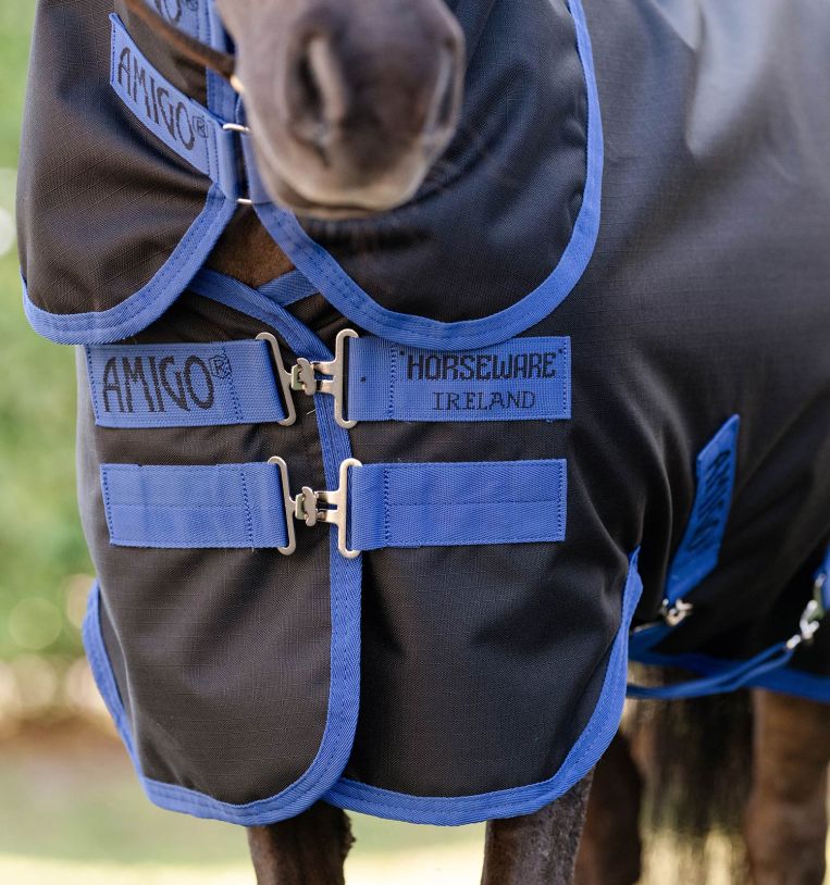 aarpt4-kdd0-amigo-ripstop-900d-plus-petite-turnout-200g-black-front-closure_ewqpzrbt62ksfwpm