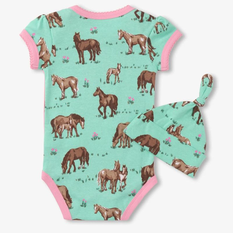 hatley-western-horses-baby-bodysuit-and-hat-2