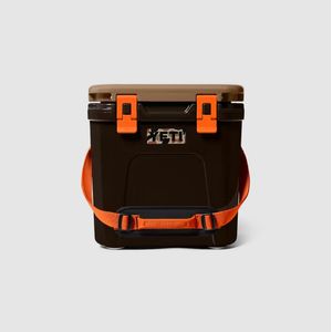 Yeti Road 24 Hard Cooler - Wetlands Camo