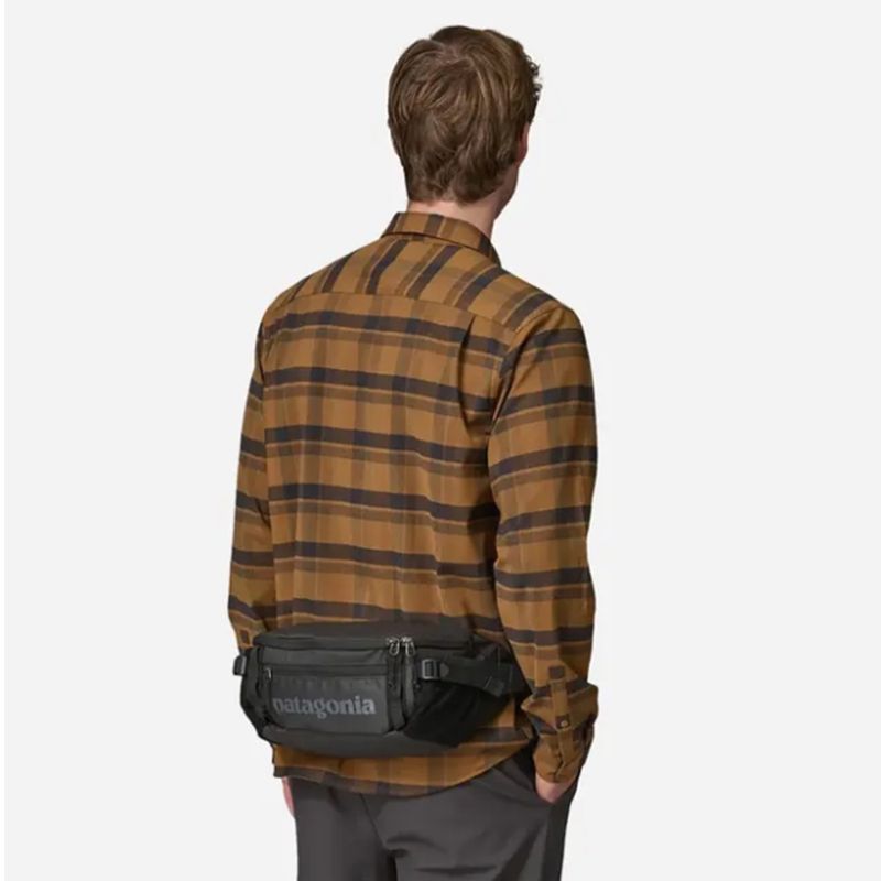 patagonia-black-hole-waist-pack-black-4